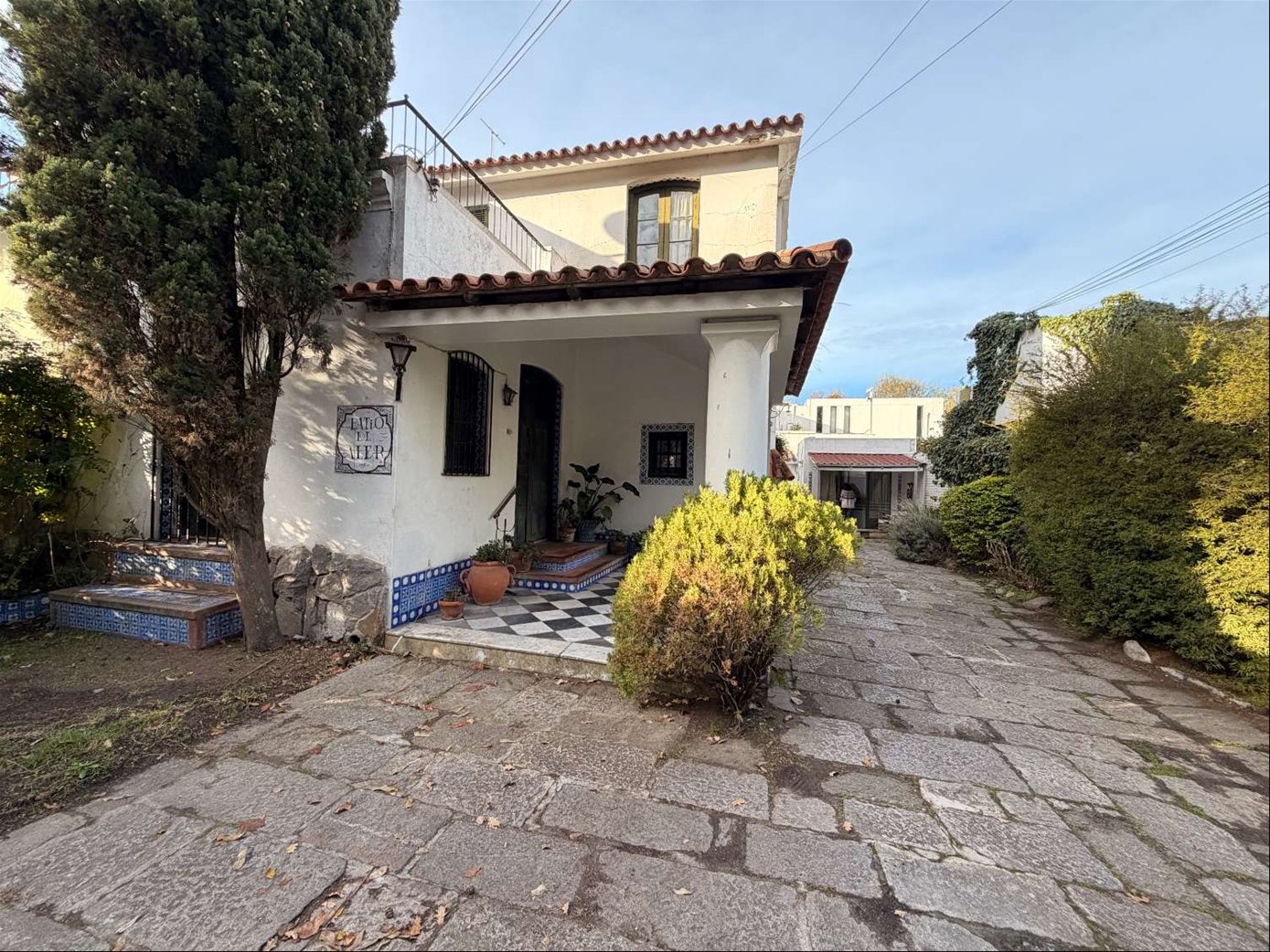 Venta o Alquiler local u oficina 6 ambientes Carrasco Sur