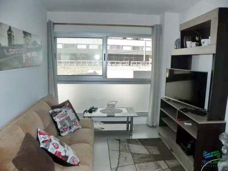 Apartamento En Edificio Con Excelentes Servicios En Venta, Zona Roosevelt, Punta Del Este