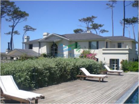 Casas En Playa Mansa