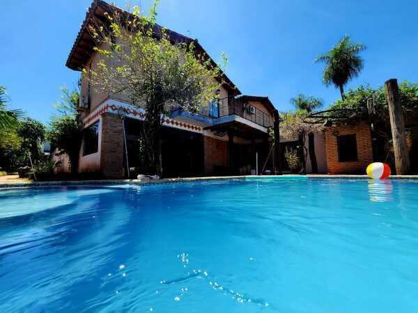 ALQUILO AMPLIA CASA CON PISCINA EN EL CENTRO DE YPANE — foto 3