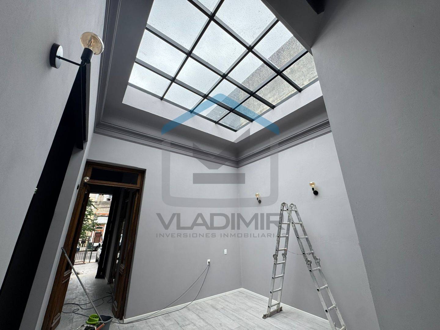 Casa en alquiler de 7 ambientes en Tres Cruces · Photo 3