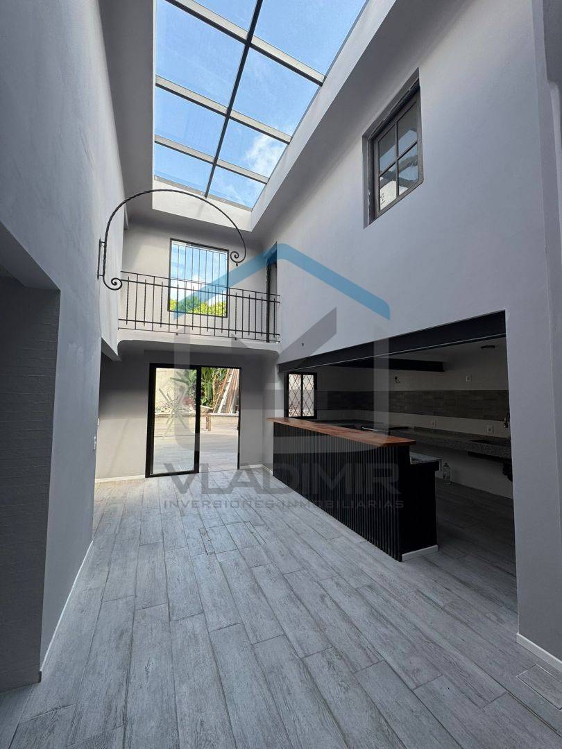 Casa en alquiler de 7 ambientes en Tres Cruces · Photo 6