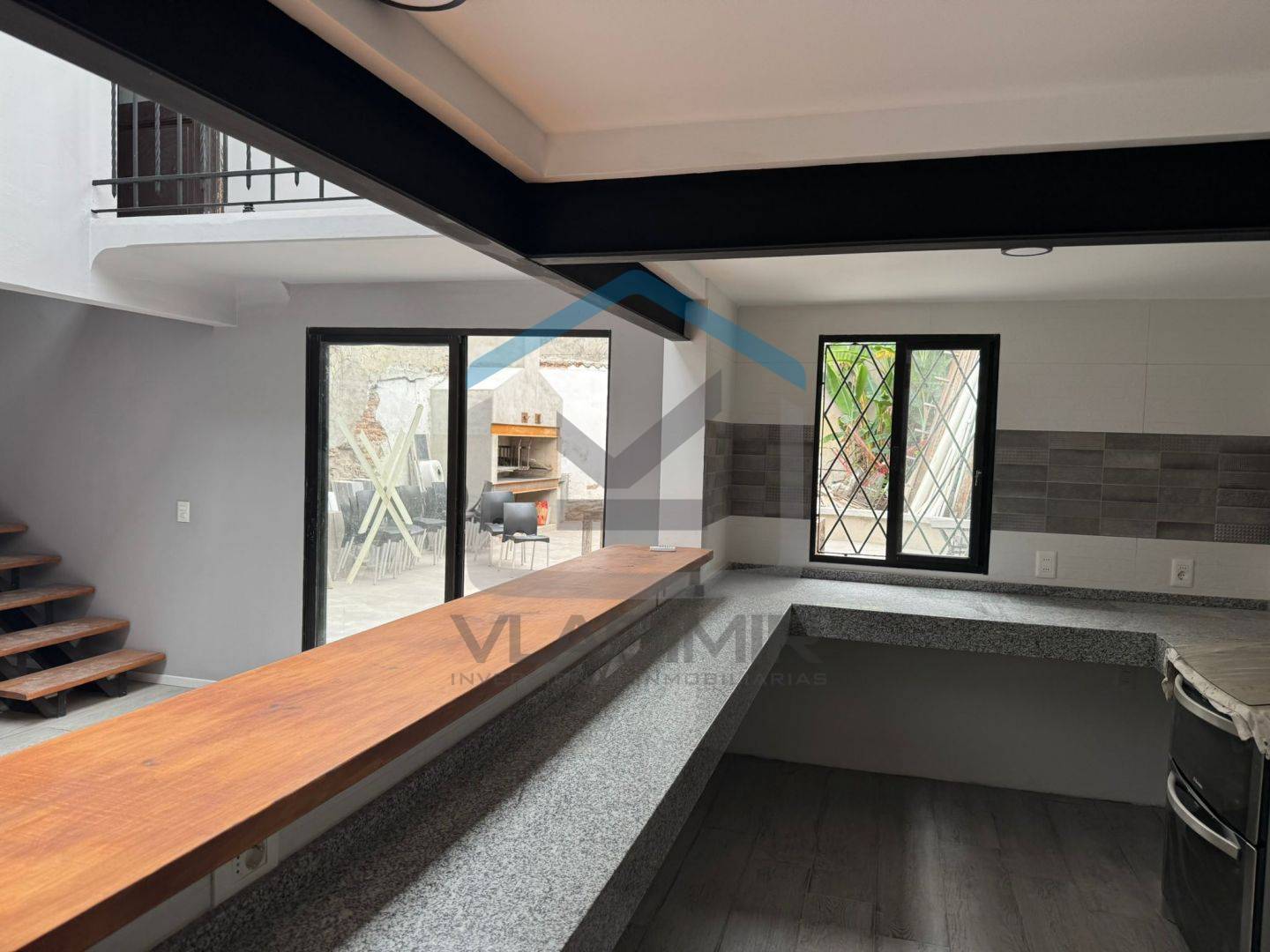 Casa en alquiler de 7 ambientes en Tres Cruces · Photo 8