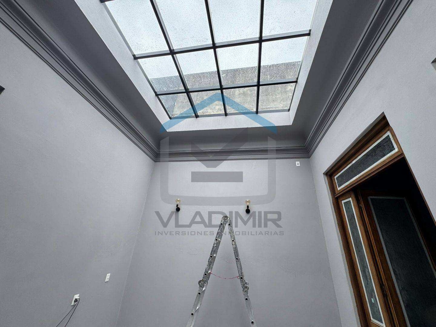 Casa en alquiler de 7 ambientes en Tres Cruces · Photo 4