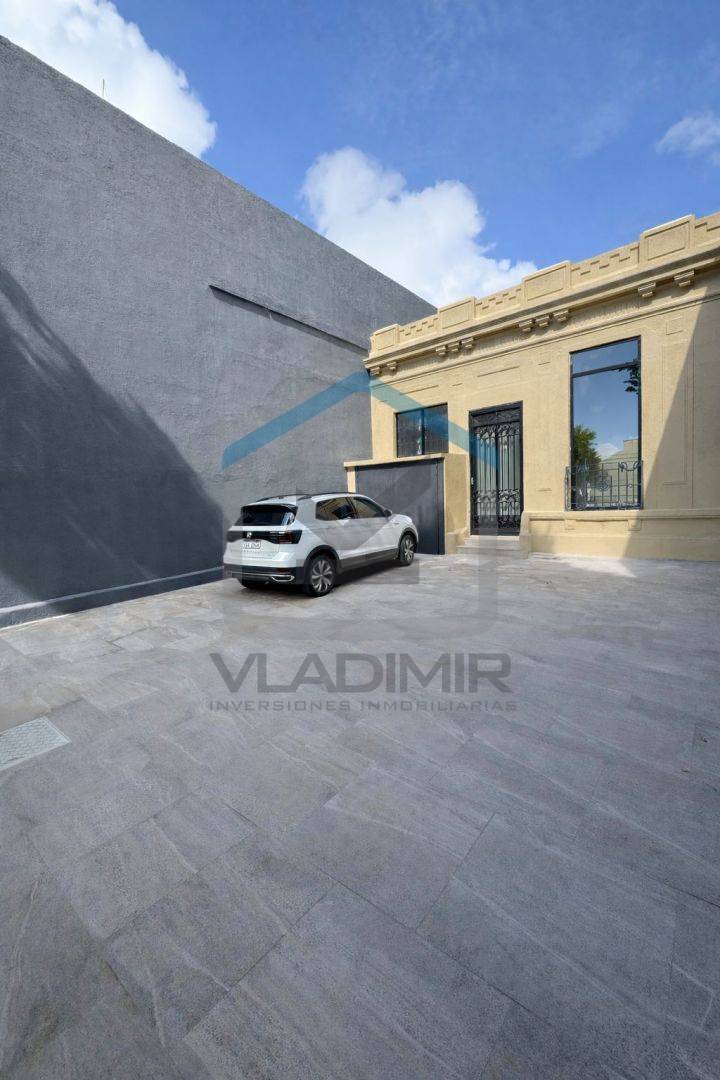 Casa en alquiler de 7 ambientes en Tres Cruces · Photo 2