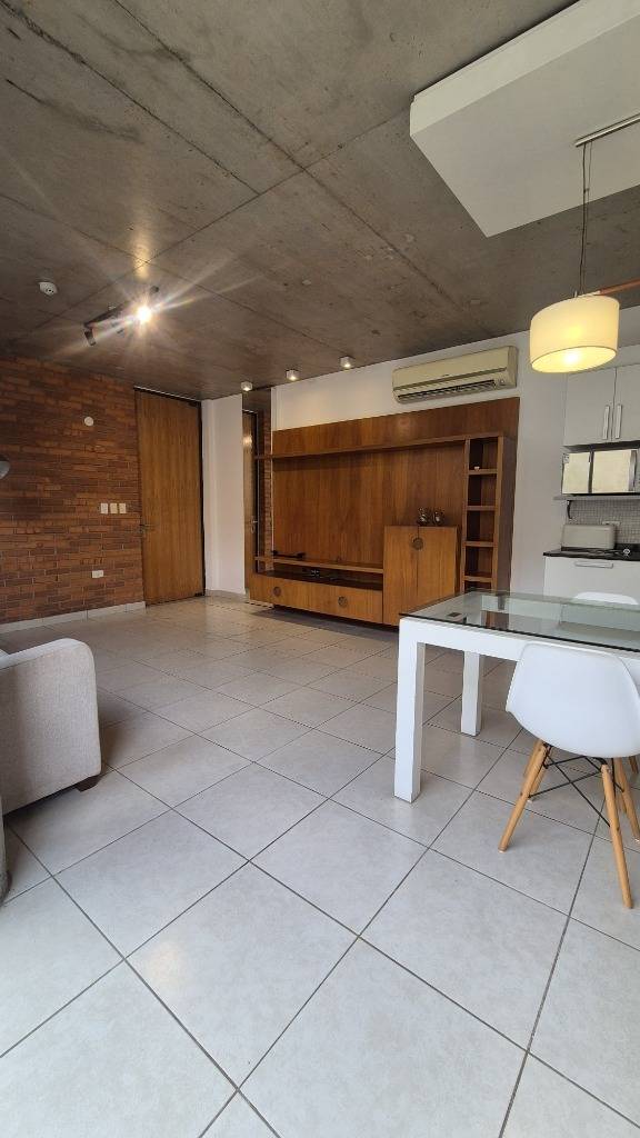 ALQUILO DEPTO DE 1 DORMITORIO AMOBLADO ZONA CENTENARIO — foto 2