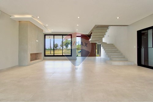 Casa-Alquiler-PY Central Luque — foto 2