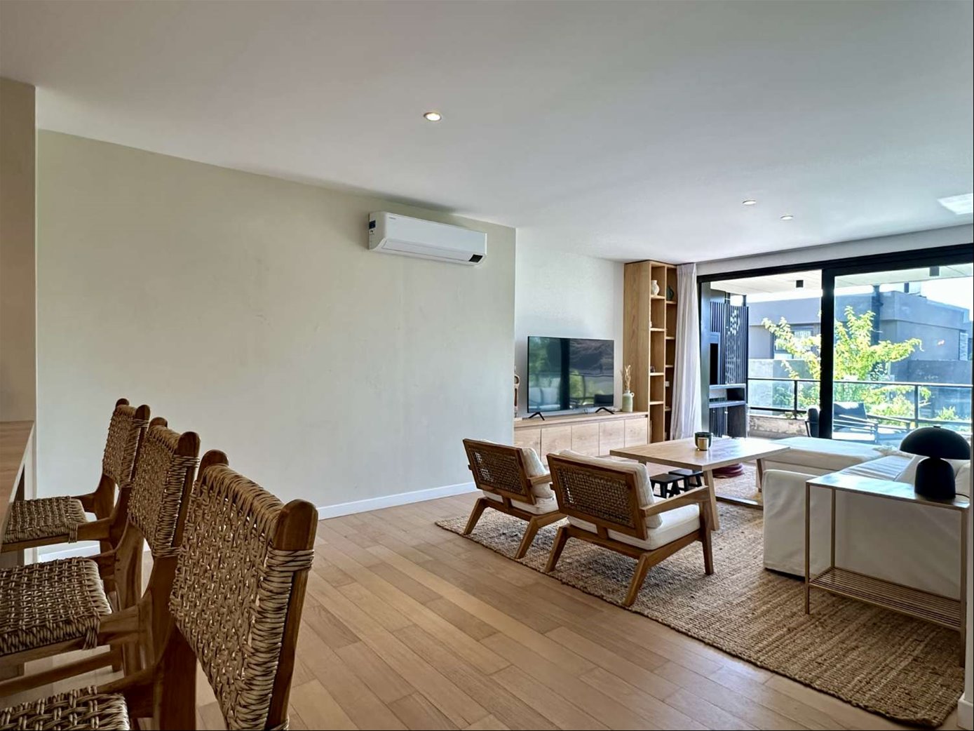 Apto alquiler 2 dormitorios, 2 bños Barrio privado, seg. 24 hs. amenities gge