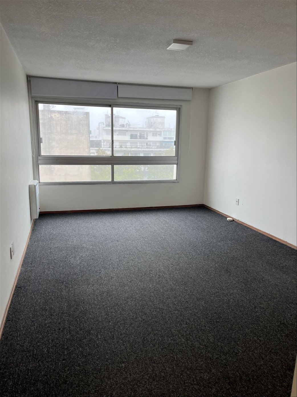 Monoambiente en alquiler, piso alto, proximo ORT · Foto 3