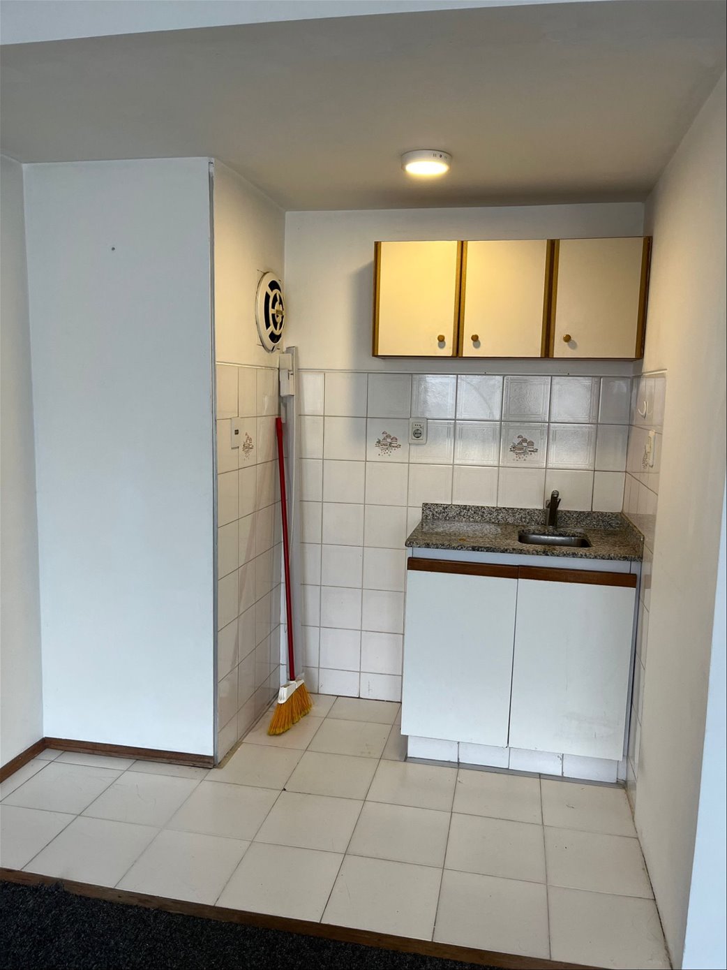 Monoambiente en alquiler, piso alto, proximo ORT · Foto 5