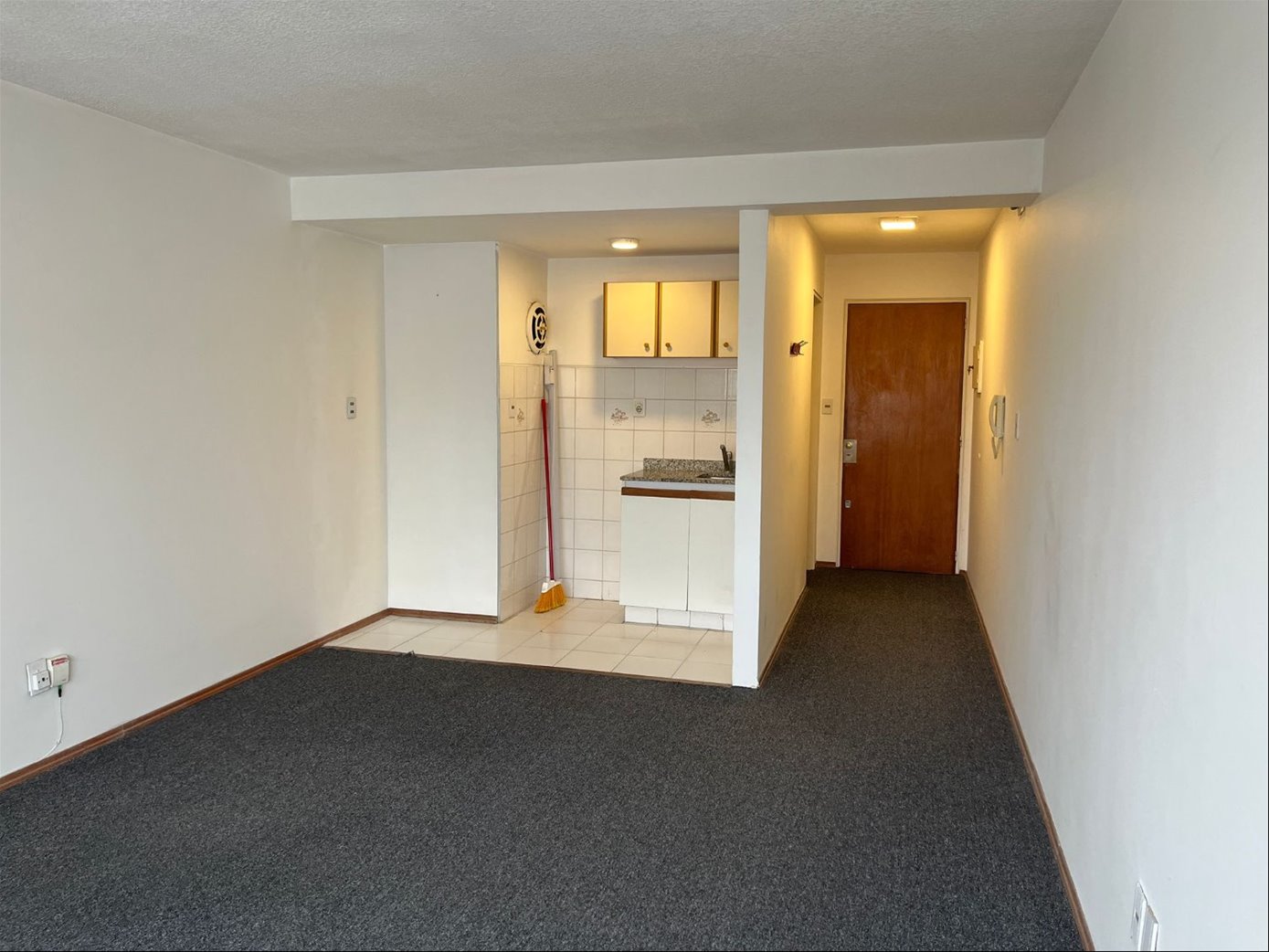 Monoambiente en alquiler, piso alto, proximo ORT · Foto 7