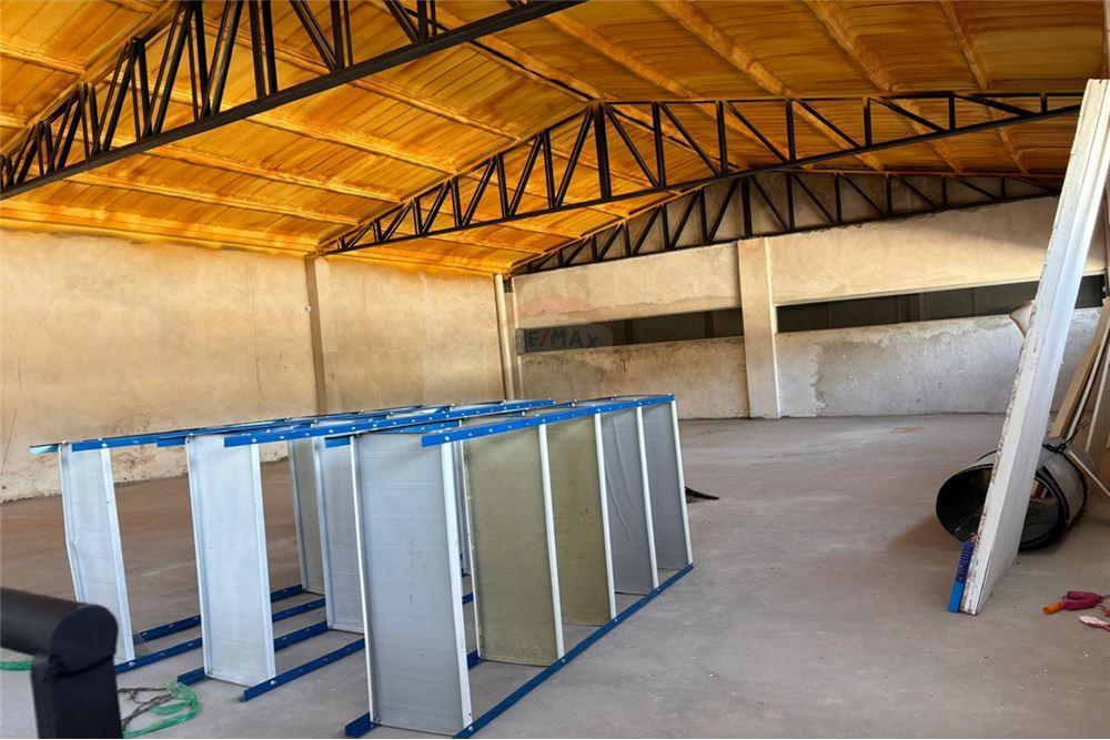 Alquilo Salon Comercial 150 Mts2 Luque — foto 2