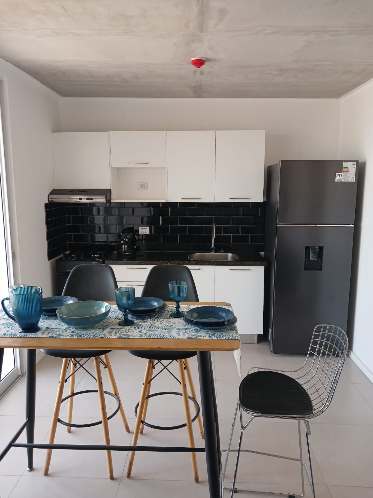 ALQUILO DEPARTAMENTO DE 2 DORMITORIOS SEMI-AMOBLADO CONDOMINIO ALTA VIDA — foto 3