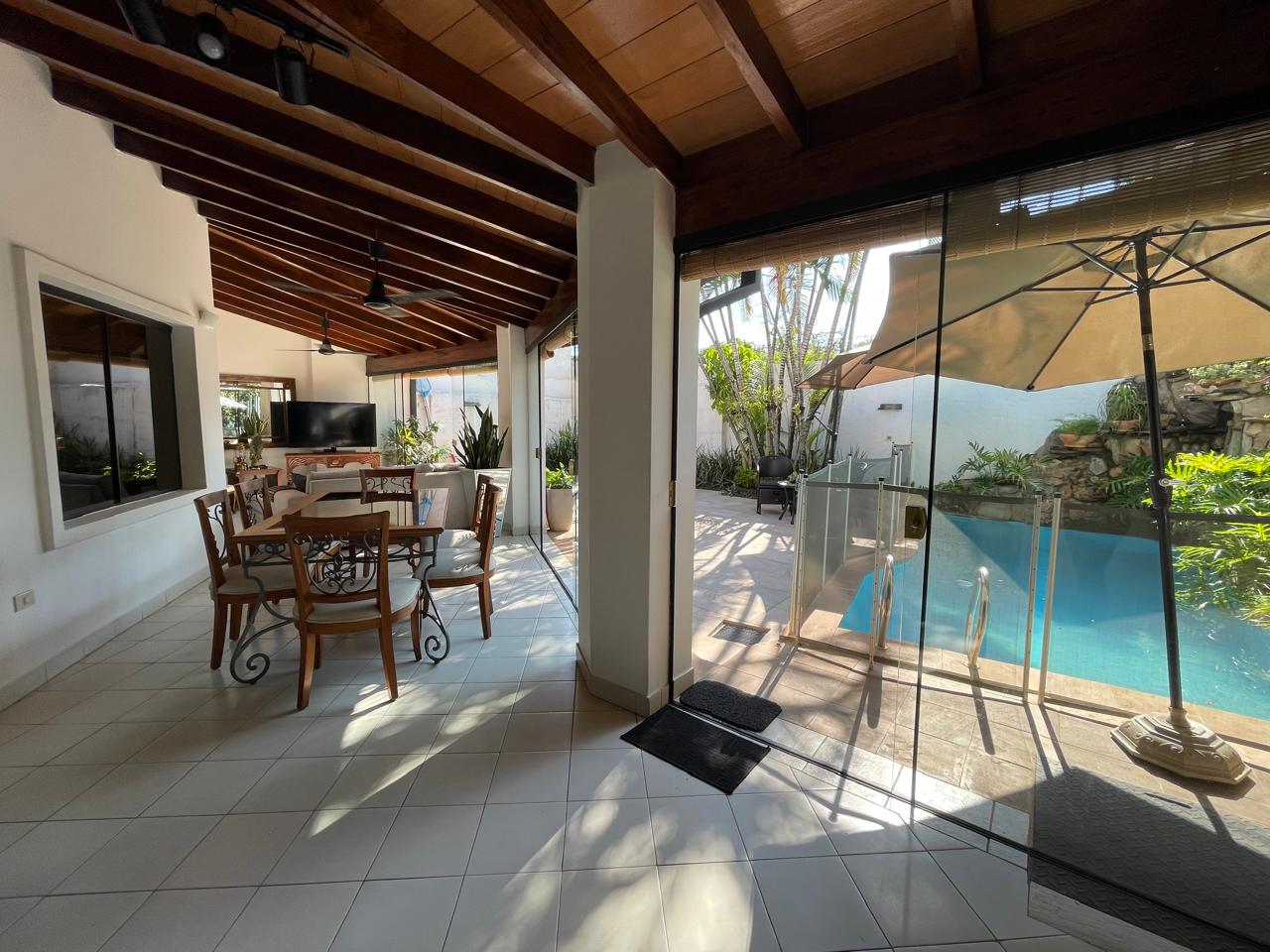 HERMOSA CASA EN ALQUILER – BARRIO RESIDENCIAL EN  ASUNCIÓN — foto 2
