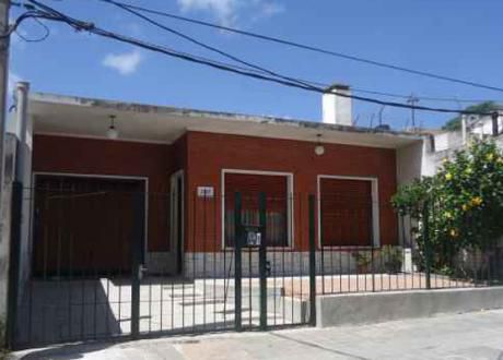 Excelente Ubicación,Cómoda En Una Sola Planta, Padrón Común, Con Garaje!