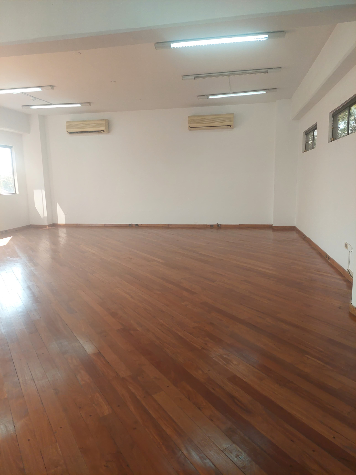 ALQUILER – AMPLIA OFICINA CORPORATIVA SOBRE AVDA. BOGGIANI | ASUNCIÓN — foto 2