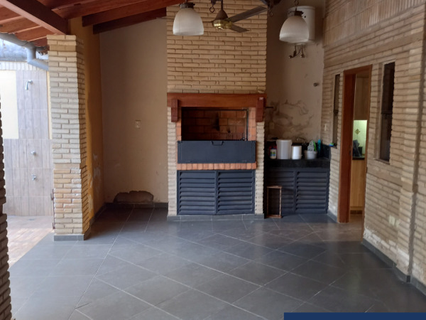 Amplia casa en Alquiler- Barrio Jara Asunción — foto 3