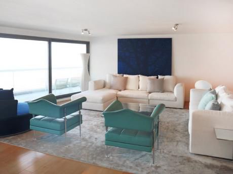 Moderna Planta De Categoría En Punta Carretas