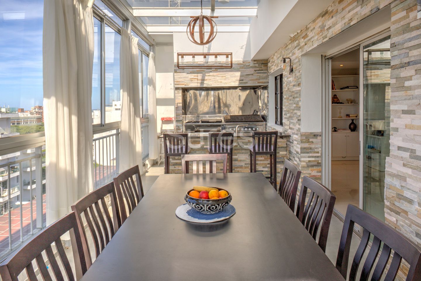 Alquiler de Penthouse de 2 dormitorios amueblo con terraza con barbacoa y garaje en Punta Carretas · Photo 5
