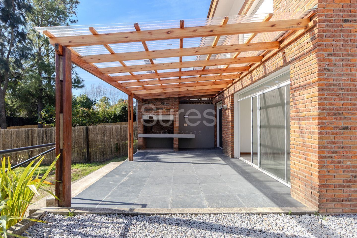Alquiler casa de 3 dormitorios con piscina en San Nicolás, Montevideo · Foto 4
