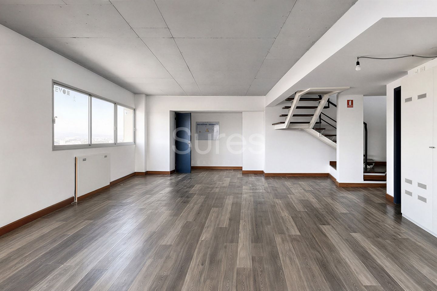Alquiler de oficina con garaje ubicada en la Torre El Gaucho, Cordón, · Foto 3