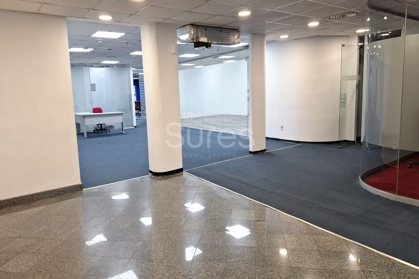 Alquiler de Oficina en Centro, Montevideo - Edifico Corporativo · Foto 5