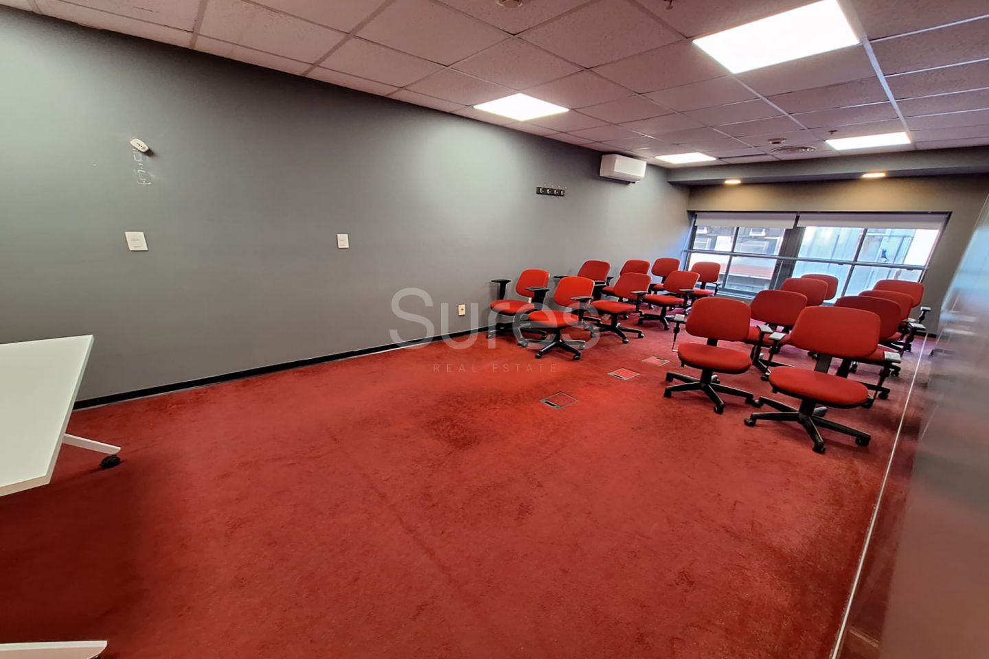 Alquiler de Oficina en Centro, Montevideo - Edifico Corporativo · Foto 10