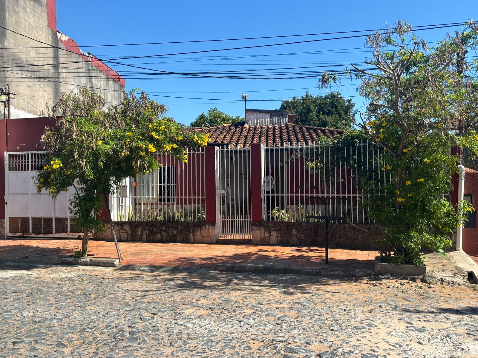 VENDO TERRENO CON CASA A REFACCIONAR EN SAN VICENTE — foto 2