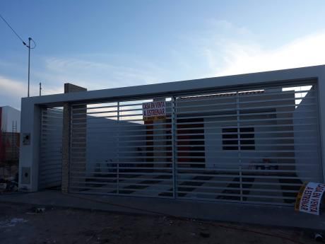 Hermosa Casa A Entrenar En Venta Zona Este