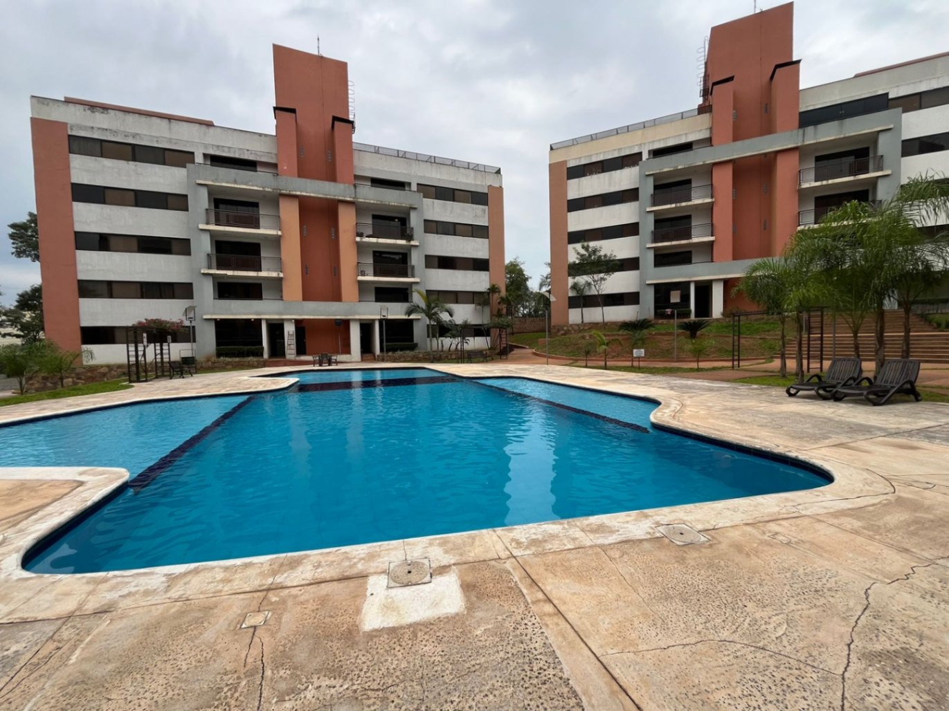 Departamento en alquiler de 3 dormitorios c/ cochera en Ñemby — foto 3