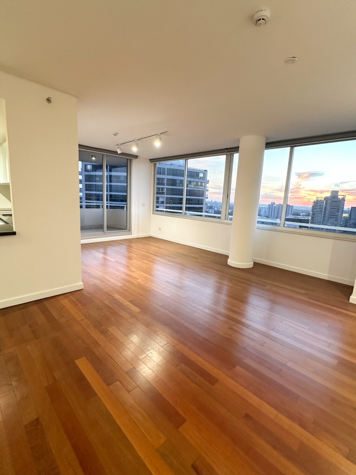Departamento en alquiler c/ cochera en San Jorge — foto 2