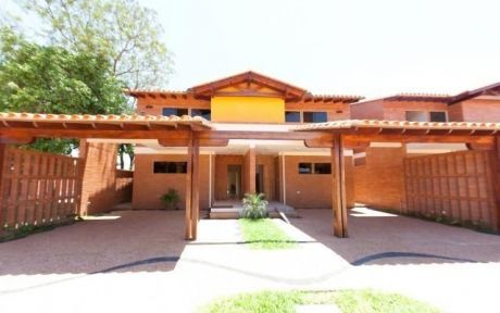 Alfa Inmobiliaria Vende Hermoso Duplex En Bº Cerrado Los Alamos