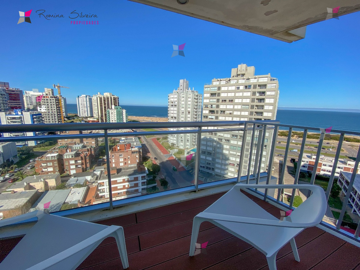 VENTA DE APARTAMENTO DE 2 DORMITORIOS EN SUITE EN EDIFICIO ONIX PUNTA DEL ESTE