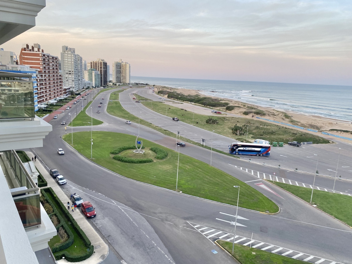 Apartamento en alquiler en Playa Brava