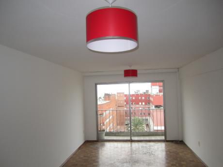 Apartamento 3 Dormitorios En Tres Cruces