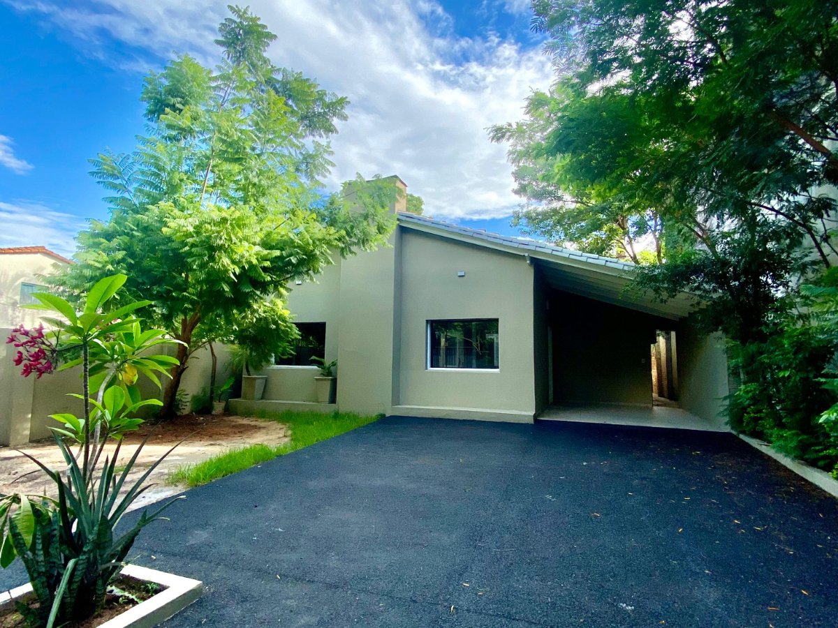 Casa en alquiler en Los Laureles