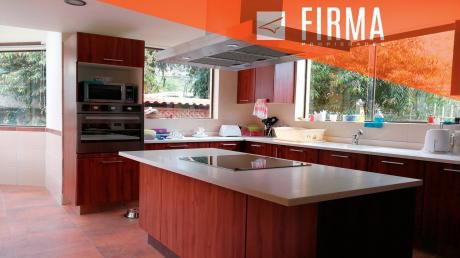 Casa En Venta, Jurenco