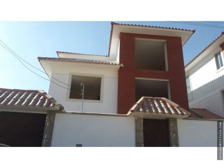 Chalet 3 Plantas Dorbigni Y Thunupa