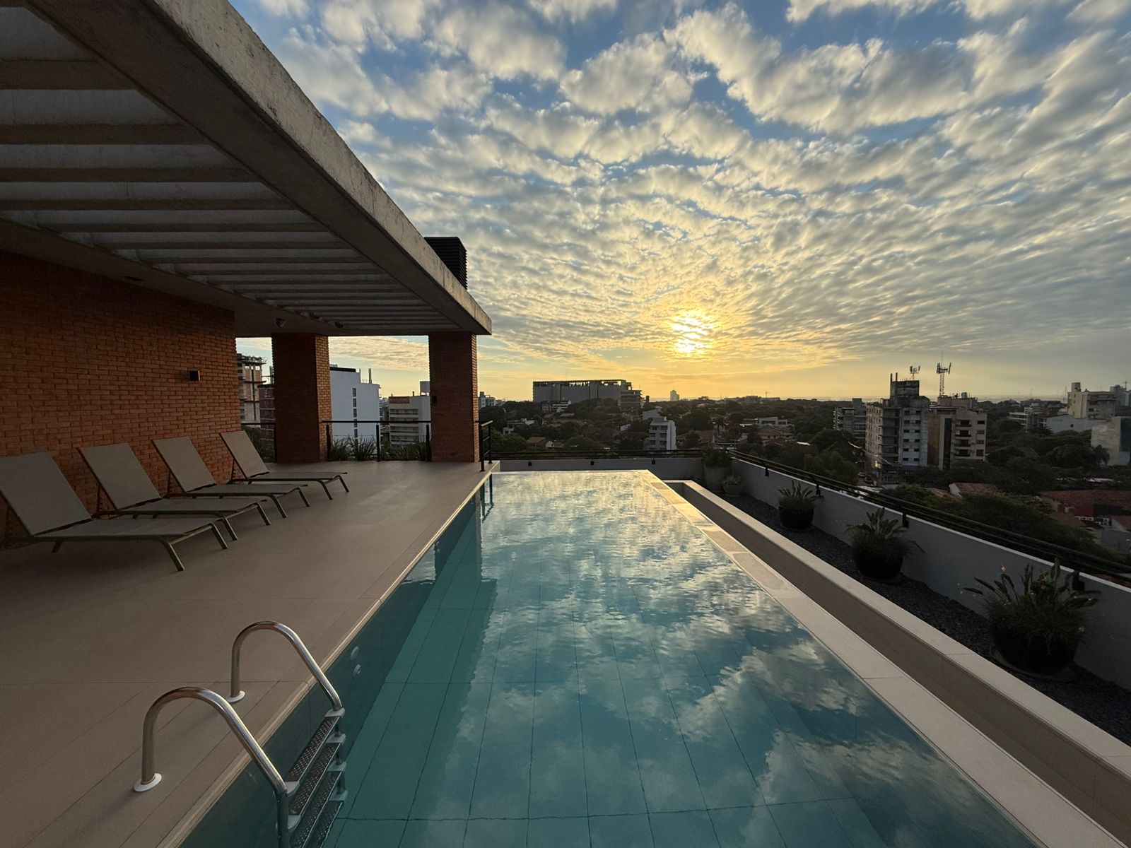 ALQUILER DE DEPARTAMENTO TOTALMENTE AMUEBLADO — foto 2