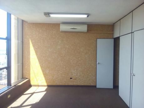 Alquilo Oficina En Edificio Capital