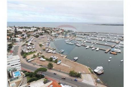 Apartamento Penthouse Frente Puerto Punta Del Este