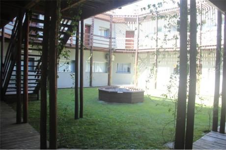 Departamento En Manantiales, Con Renta
