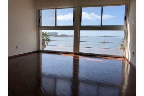 Apartamento, Rambla Luminosa 2 Dormitorios Y Servicio.