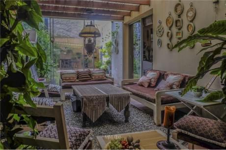 Casa, Pocitos Nuevo, 4 Dormitorios Solida, Silenciosa, Privada Y Muy Luminosa.