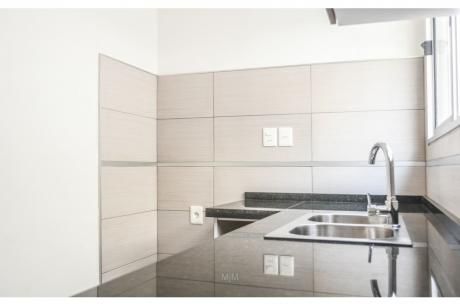 Apartamento,2 Dormitorios, A/ Banco, Renta/e 7%