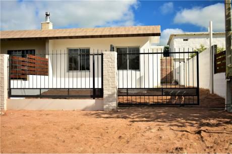 Casa Nueva En Ciudad De La Costa A Estrenar.