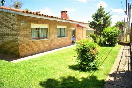Hermosa Casa En Venta - Ciudad De La Cosa