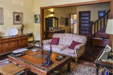 Venta Casa Pocitos - Amplia Y Sólida Construcción