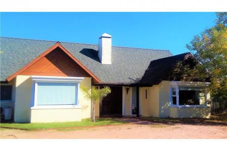 Venta Lomas De La Tahona 4 Dorm, 3 Baños. Piscina