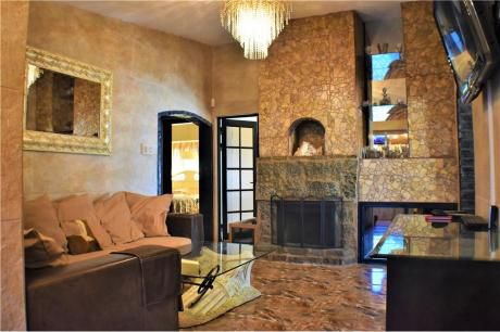 Espléndida Residencia En Pinar Con Local Comercial